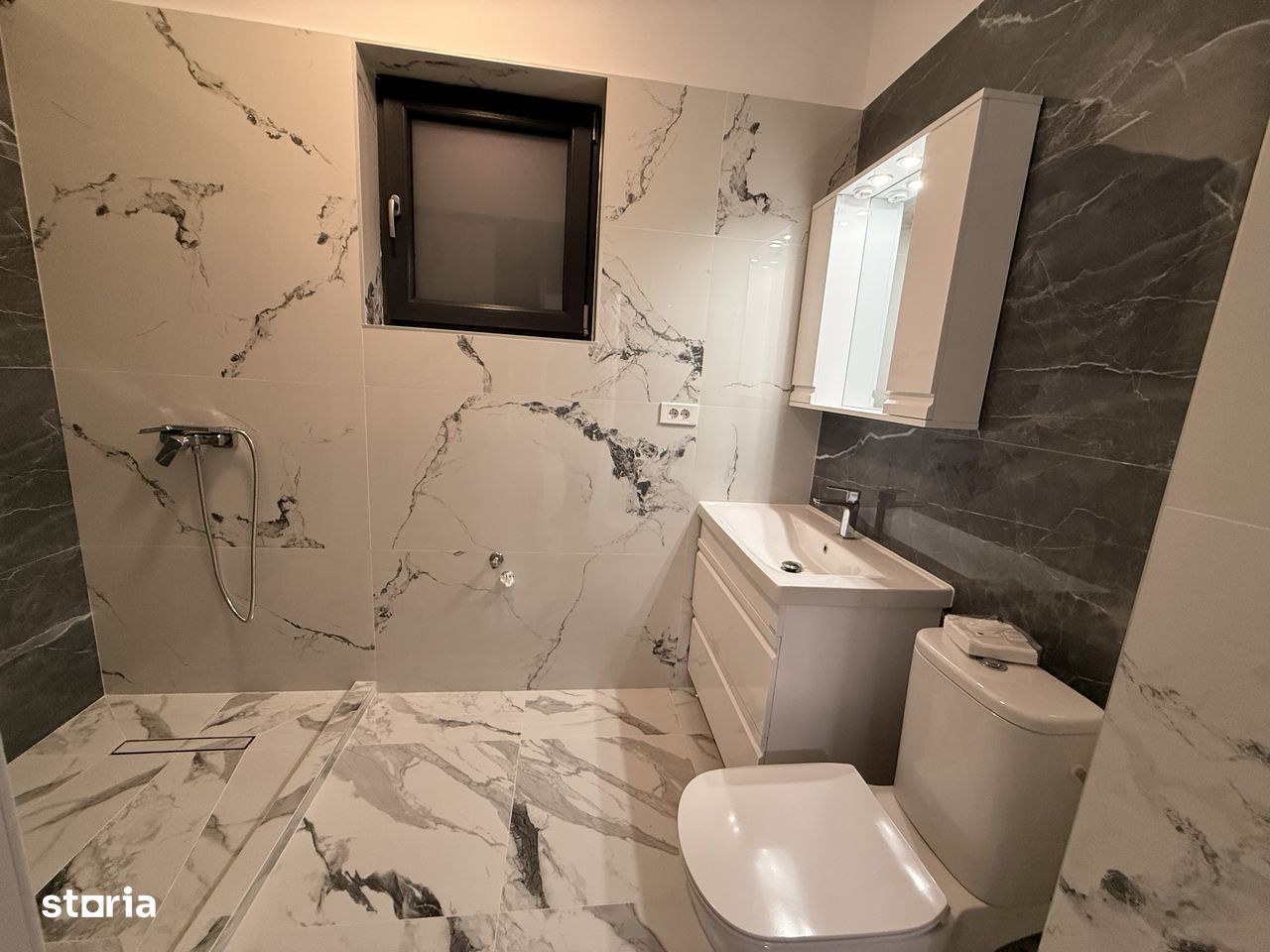 Apartament cu 2 camere, parcare subterana și 2 balcoane - Poză 8