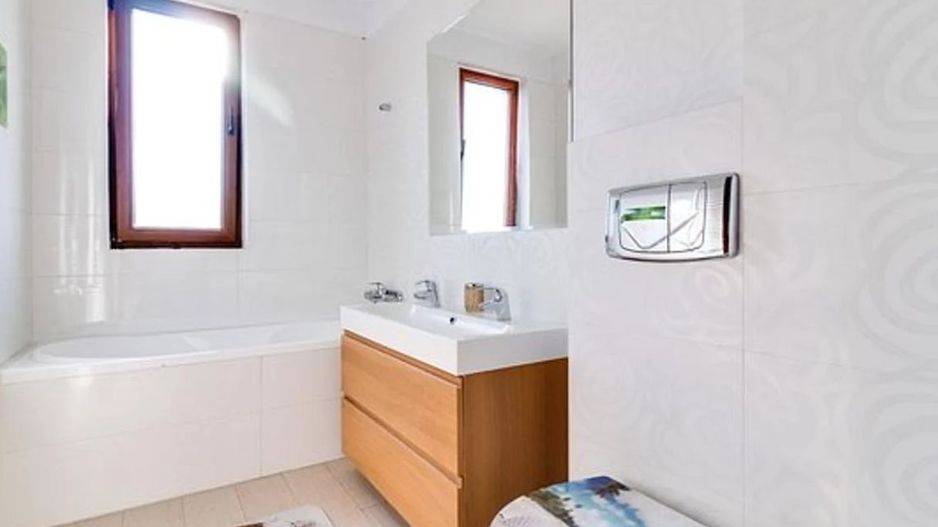 Inchiriere apartament 4 camere | Sisesti | Parcare subterana - Poză 8