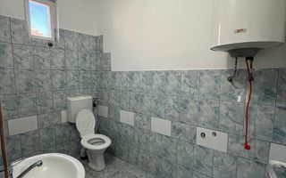 Vând casă in Ernei de 66 mp si teren in suprafață de 2530 mp - Poză 8