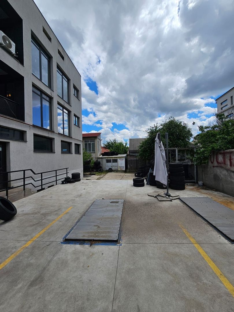 🏢 Clădire comercială de vânzare – zona Promenada / SIF, Craiova - Poză 1