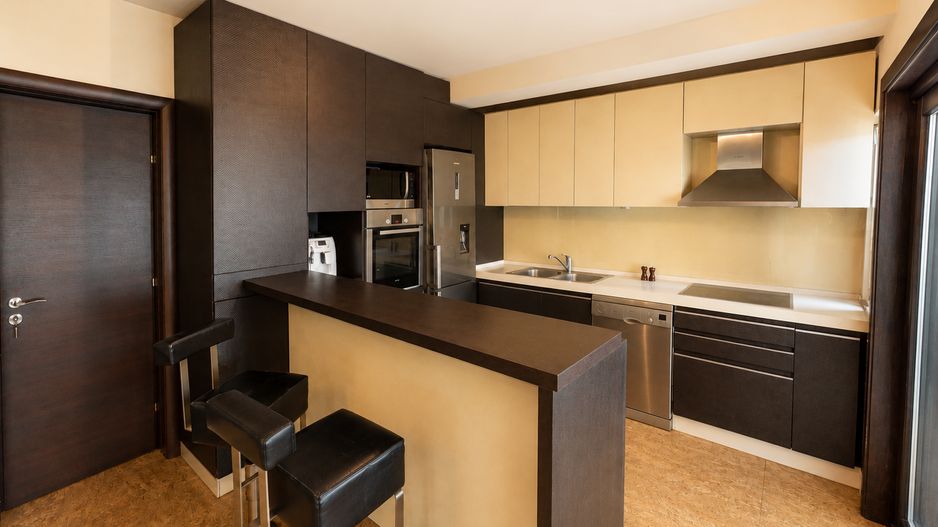 Vila cu piscina, 6 camere, 254mp utili, 815mp teren, com. Berceni - Poză 5