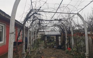 Casa de vanzare - comuna Pielesti - Poză 2