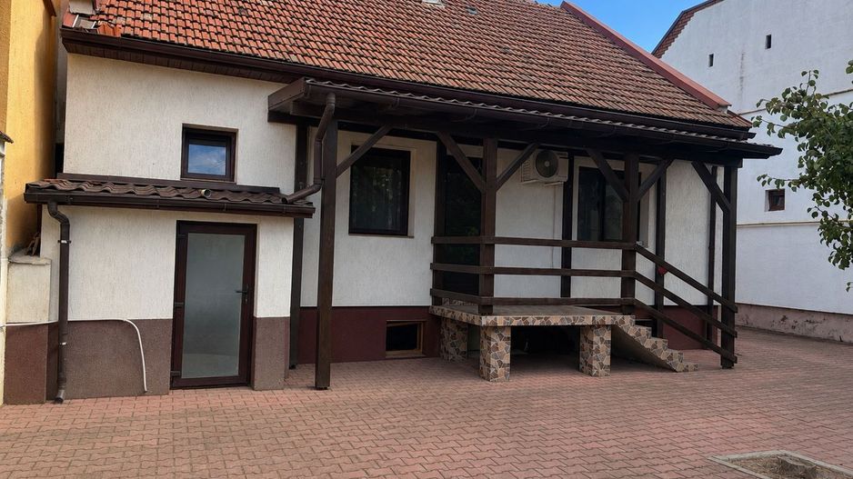 Casă recent renovată în cartierul Pârneava –Arad•400 mp teren•Oituz - Poză 1