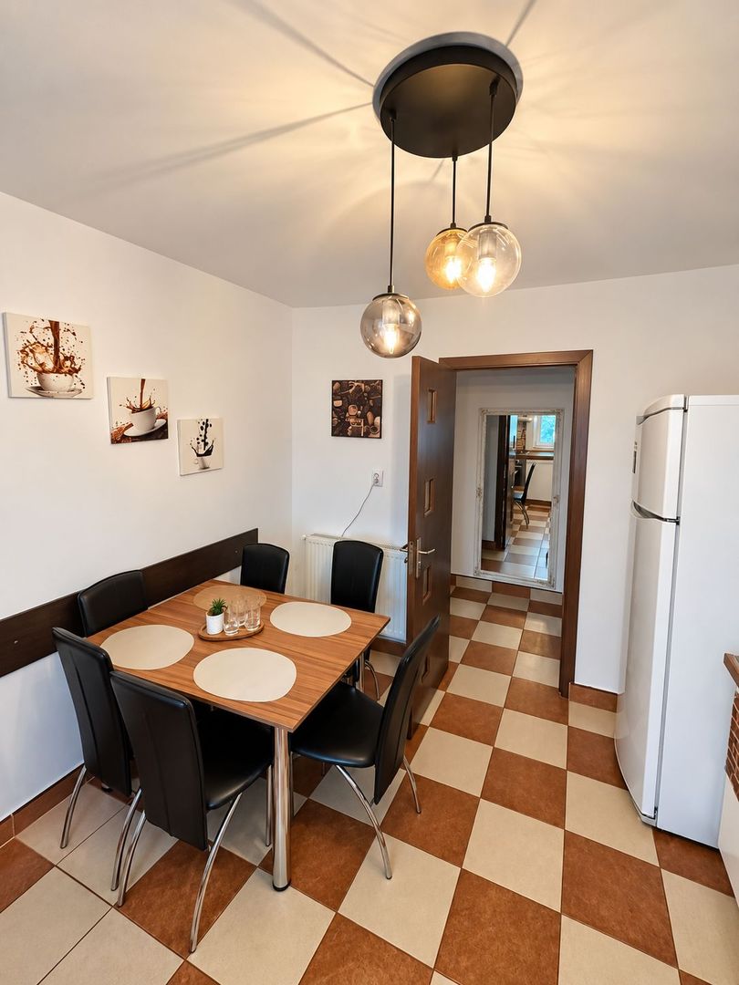 Dambovita | 3 camere | Decomandat | Centrala proprie | 2 bai | 2 balcoane - Poză 8
