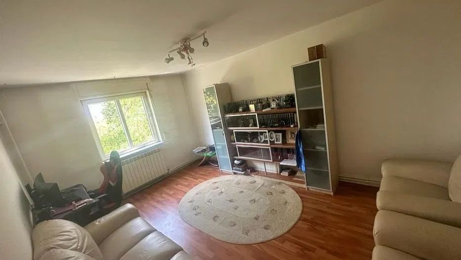 AP. 3 CAMERE - RAHOVA, CENTRALA PROPRIE, BUCATARIE INCHISA, PARCARE - Poză 1