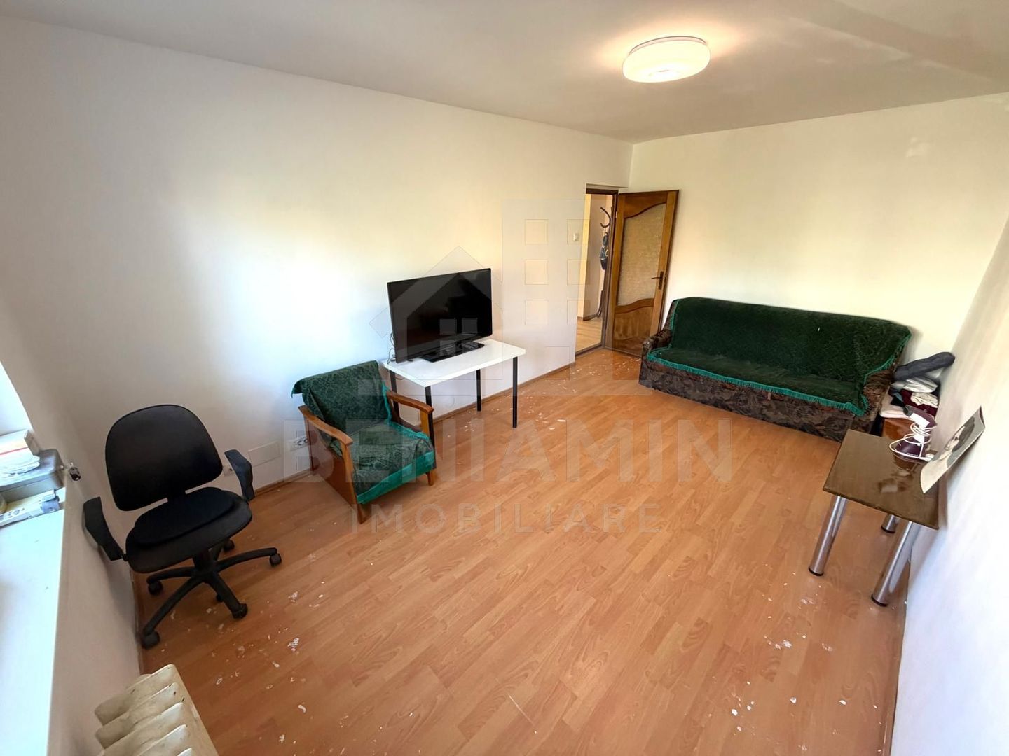 3Decomandate-57mp-Etaj2-Aer Conditionat-Valea Rosie - Scoala 31 - Poză 1