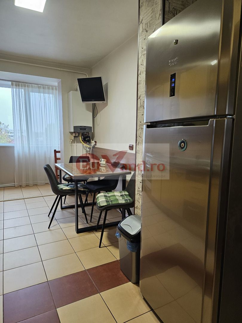 Apartament cu 3 camere, mobilat si utilat - Piata Centrala - Poză 13