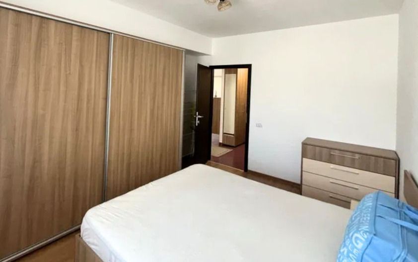 Un apartament care bifează exact ce contează spațiu lumină liniște și parcare - Poză 7