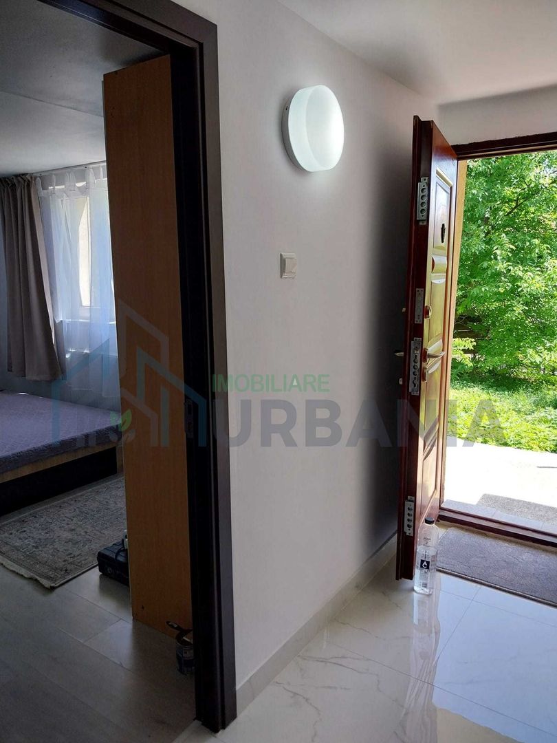 Apartament de închiriat, 2 camere decomandate, renovat, Strada Roșcani 36, 10 minute pe jos de Medicină - Poză 2