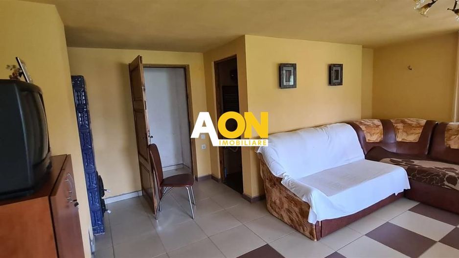 De vanzare casa 4 camere 1392 mp teren in Oarda de Sus - Poză 4