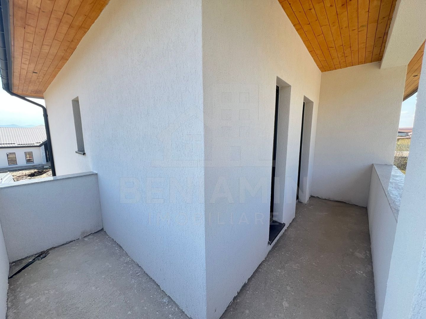 Casa-5 camere-P+1+P-147mp utili-600mp teren-Utilitati-Sanpetru - Poză 14