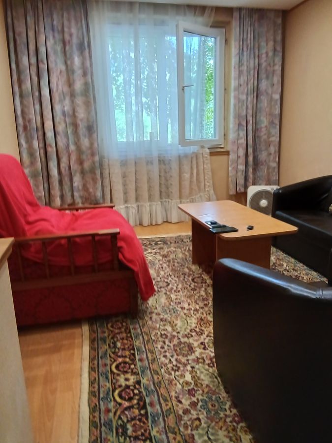 Închiriere apartament 3 camere,  parter, balcon , 60 mp - Poză 7