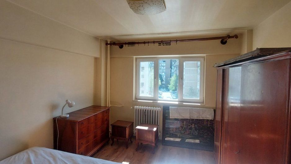 Vand apartament 4 camere situat la 10 min de Piata Unirii - Poză 7