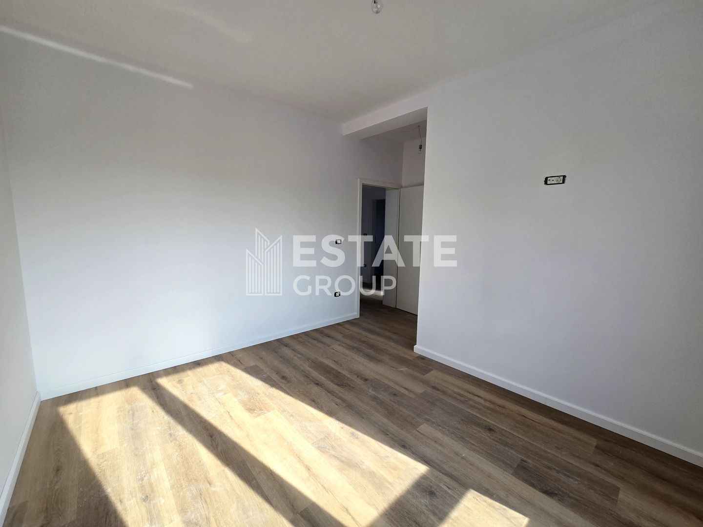 Duplex cu 5 camere despartit prin camera tehnica in Dumbravita - Poză 16