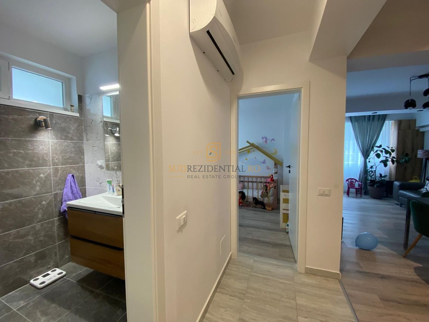 Apartament cu 3 camere, gata de mutare, imobil nou cu curte - Poză 7