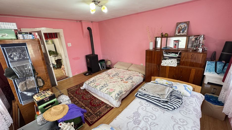 Casa individuala in Arpasu de Sus, teren mare, partial renovata - Poză 19