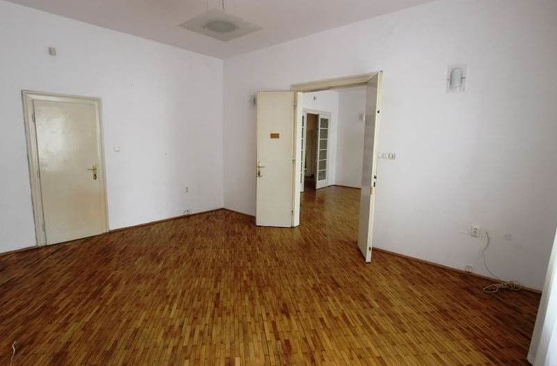 Vila spatioasa pentru birouri in zona centrala - Poză 7