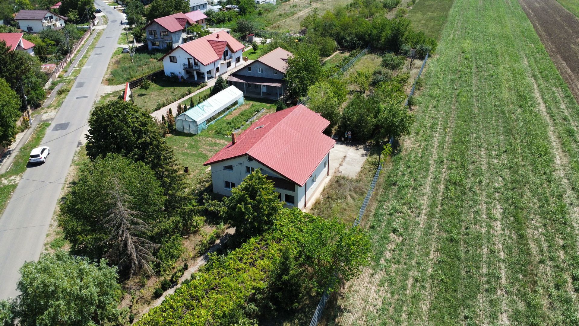 Vila superba cu teren Crevedia - Darza - Poză 2