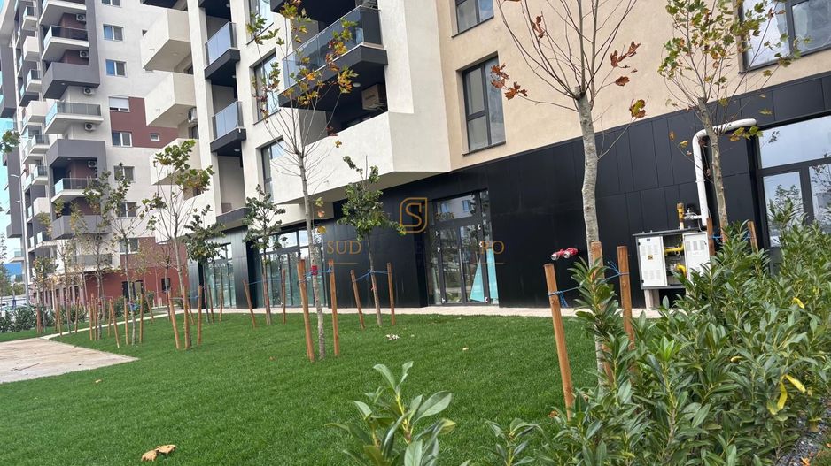 Spatiu comercial excelent, 200 mp, vitrina ampla, locuri de parcare - Poză 9