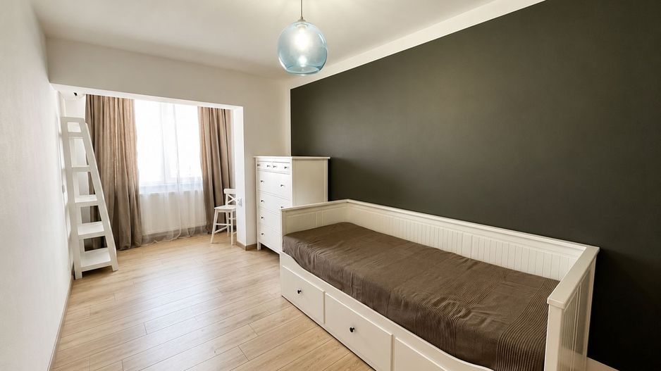 Comision 0, Apartament 3 Camere, Renovat, Etaj 4 din 5, Zona Bucovinei - Poză 2