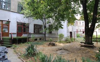 ideal pentru studenti sau o familie, cladire istorica, centrala proprie - Poză 17