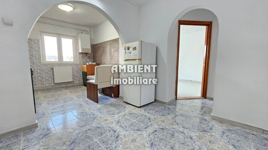 Apartament cu 2 camere decomandate, PARTER, zona CARTIER; - Poză 2