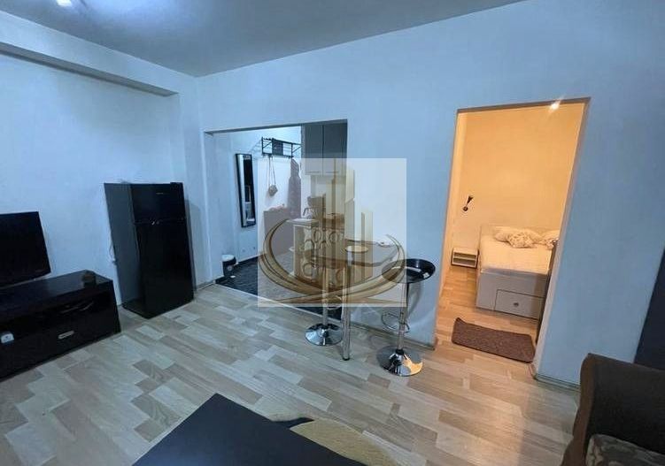 Apartament renovat cu 1 cameră transformat in 2 cam | zona MEDICINA f - Poză 3