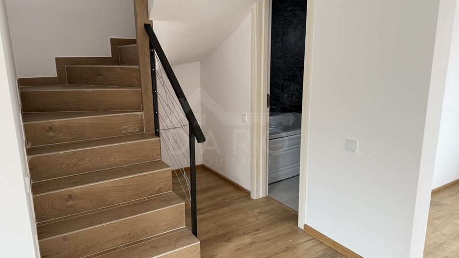 🏡 Case tip triplex de vânzare | 110 mp | Garaj | 126.000 € - Poză 3