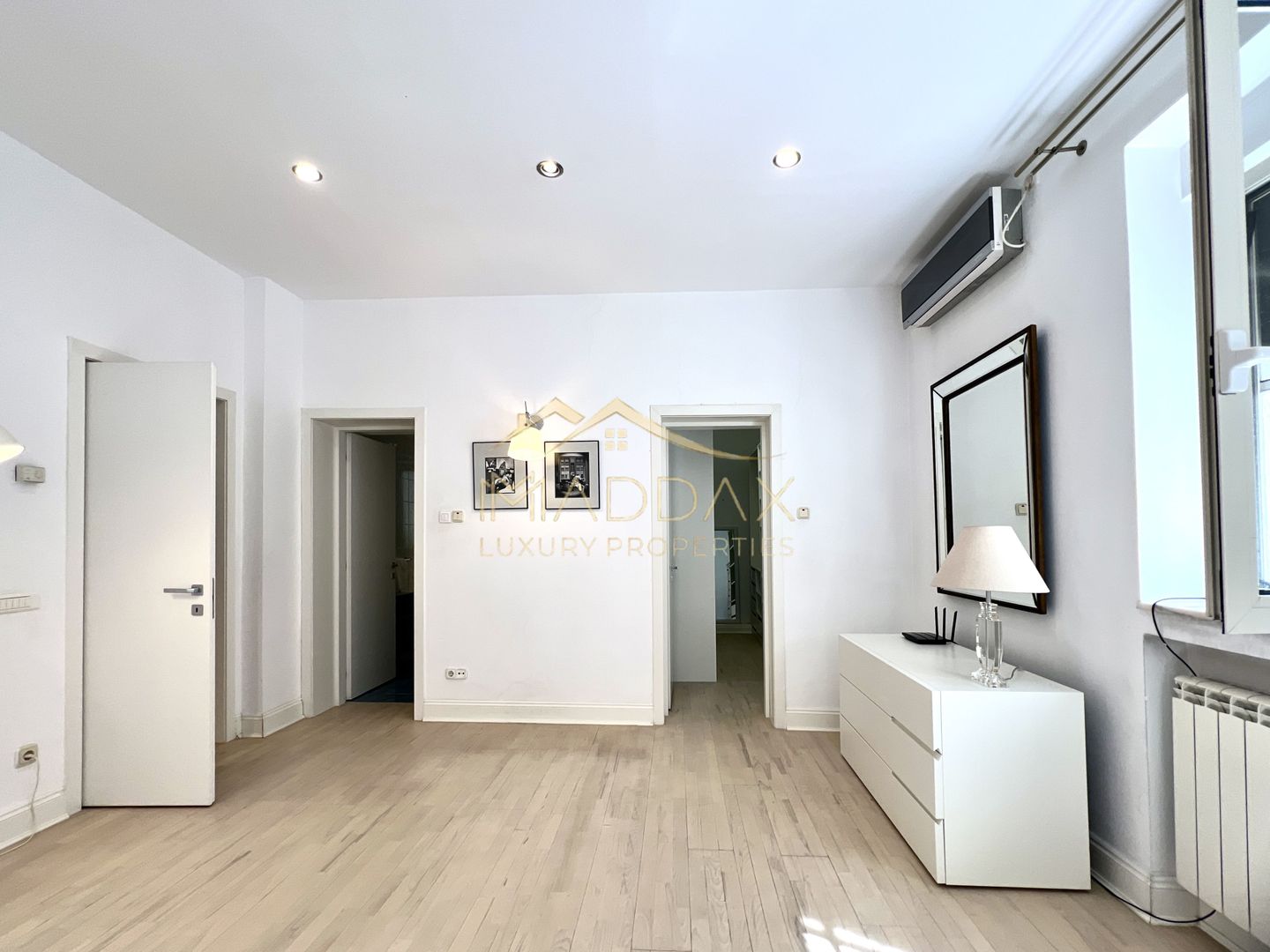 Apartament in Vila | Dorbanti - Capitale | De Vanzare | 1946 - Poză 5