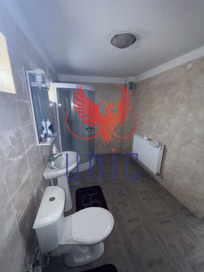 Casa situata in orasul Bals! - Poză 15