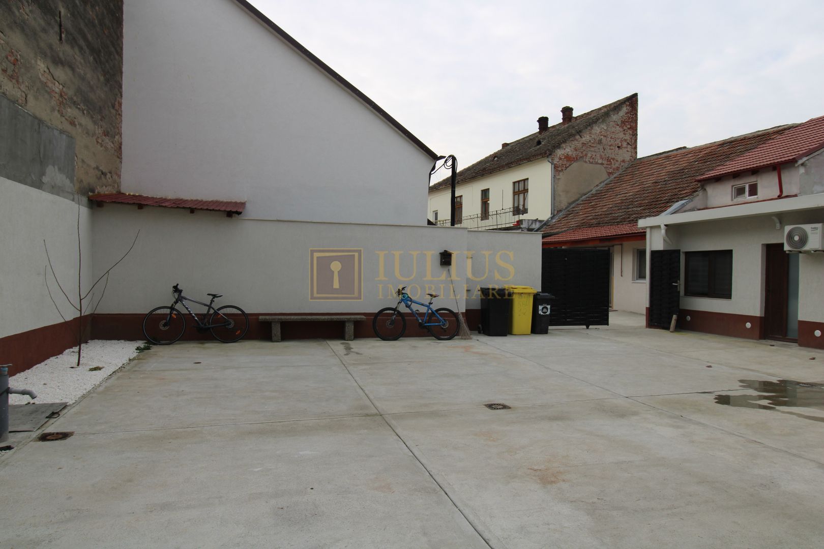 Apartament utilat  modern , situat la parter, curte coumuna privata - Poză 14