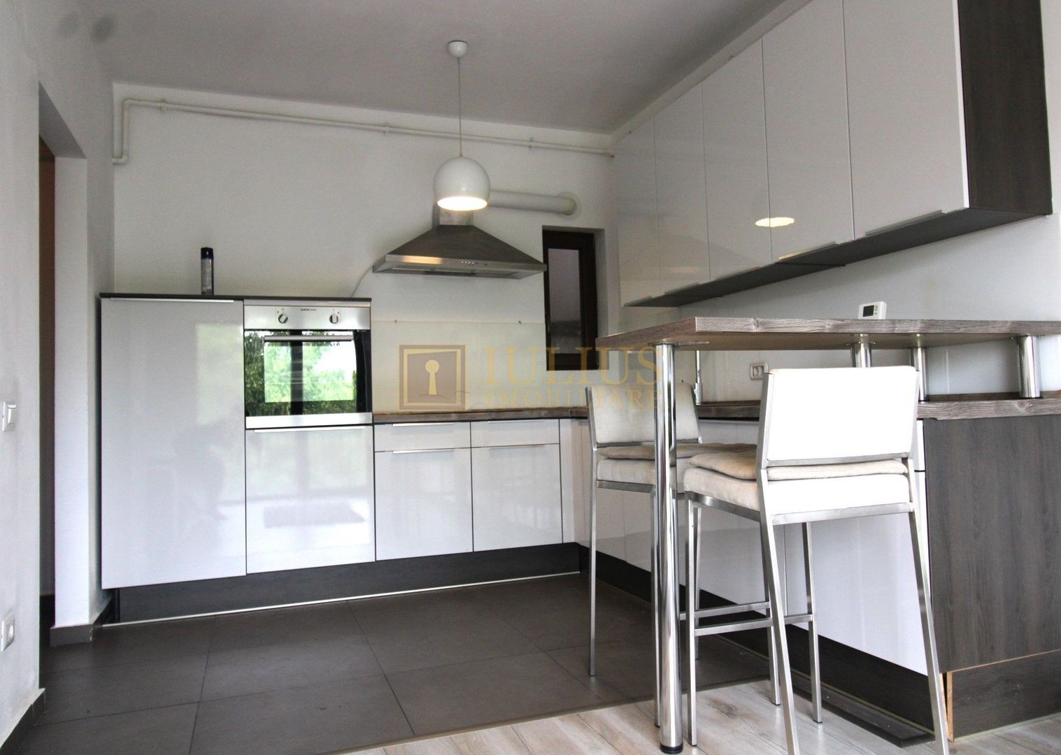 Bloc nou, centrala proprie, lângă restaurant Tinecz - Poză 5