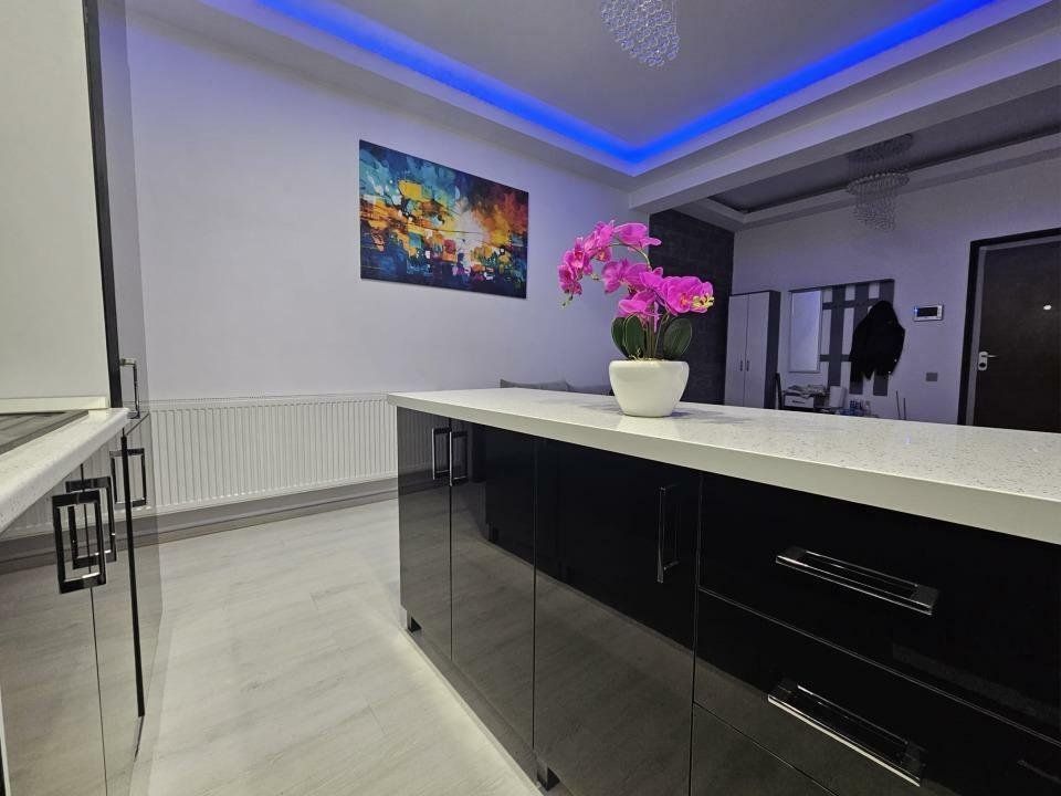 Inchiriez apartament zona Palatul  Parlamentului, Marriott, Catedrala Neamului. - Poză 11