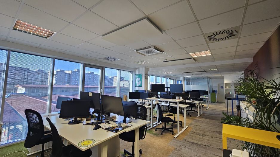 Spatiu de birouri  de inchiriat - Poză 1