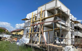 CASA  CONSTRUCTIE DEOSEBITA APROAPE DE GARA 340 METRI TEREN - Poză 1