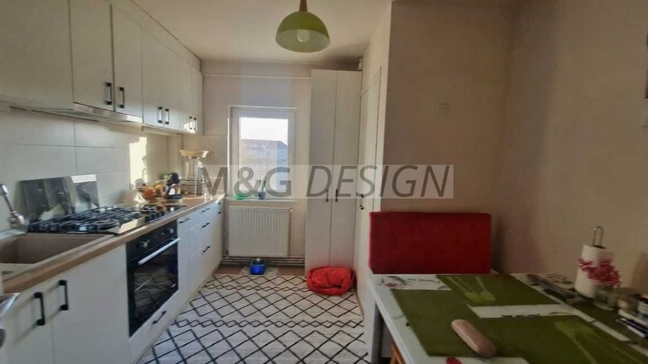 Apartament 3 camere Aradului 2 bai 2 balcoane centrala proprie - Poză 6