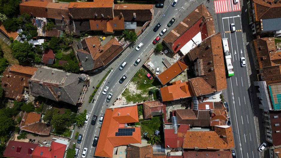 Imobil doua camere in casa+spatiu comercial+teren 270 mp  cu CF separat - Poză 16
