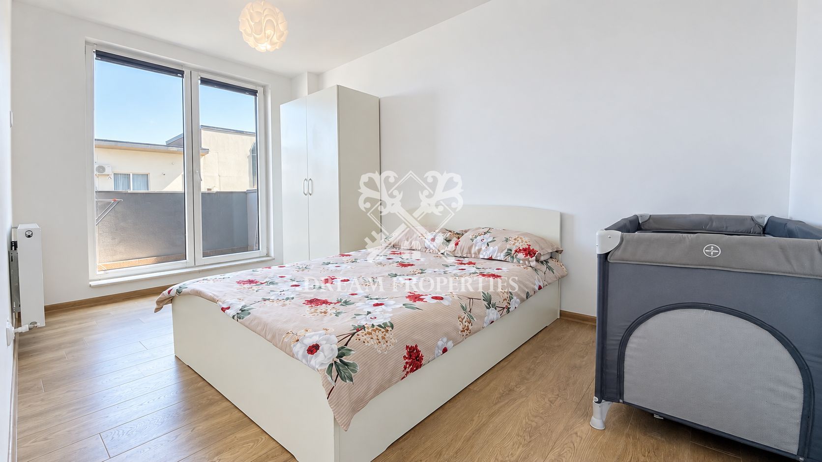 Apartament semidecomandat cu 3 camere, balcon, parcare, zona VIVO - Poză 1