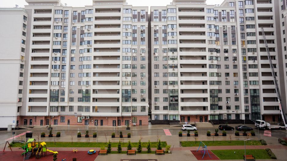 Vânzare, apartament 2 dormitoare,saloncomplexul Exfactor, Vasile Lupu - Poză 1