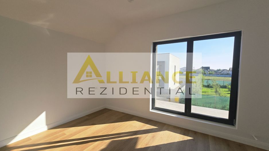 Vila individuala-cartierul nou-5 camere-gazon rulou-aspensoare - Poză 4