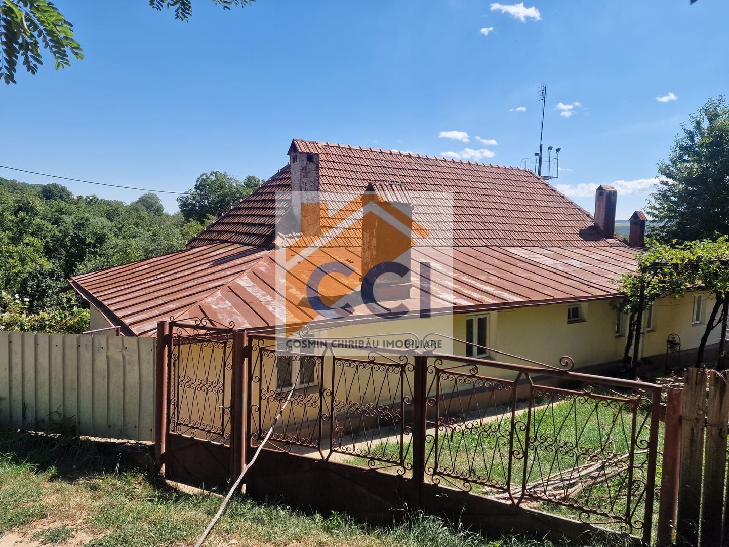 Casa in mediu rural cu teren - Poză 16