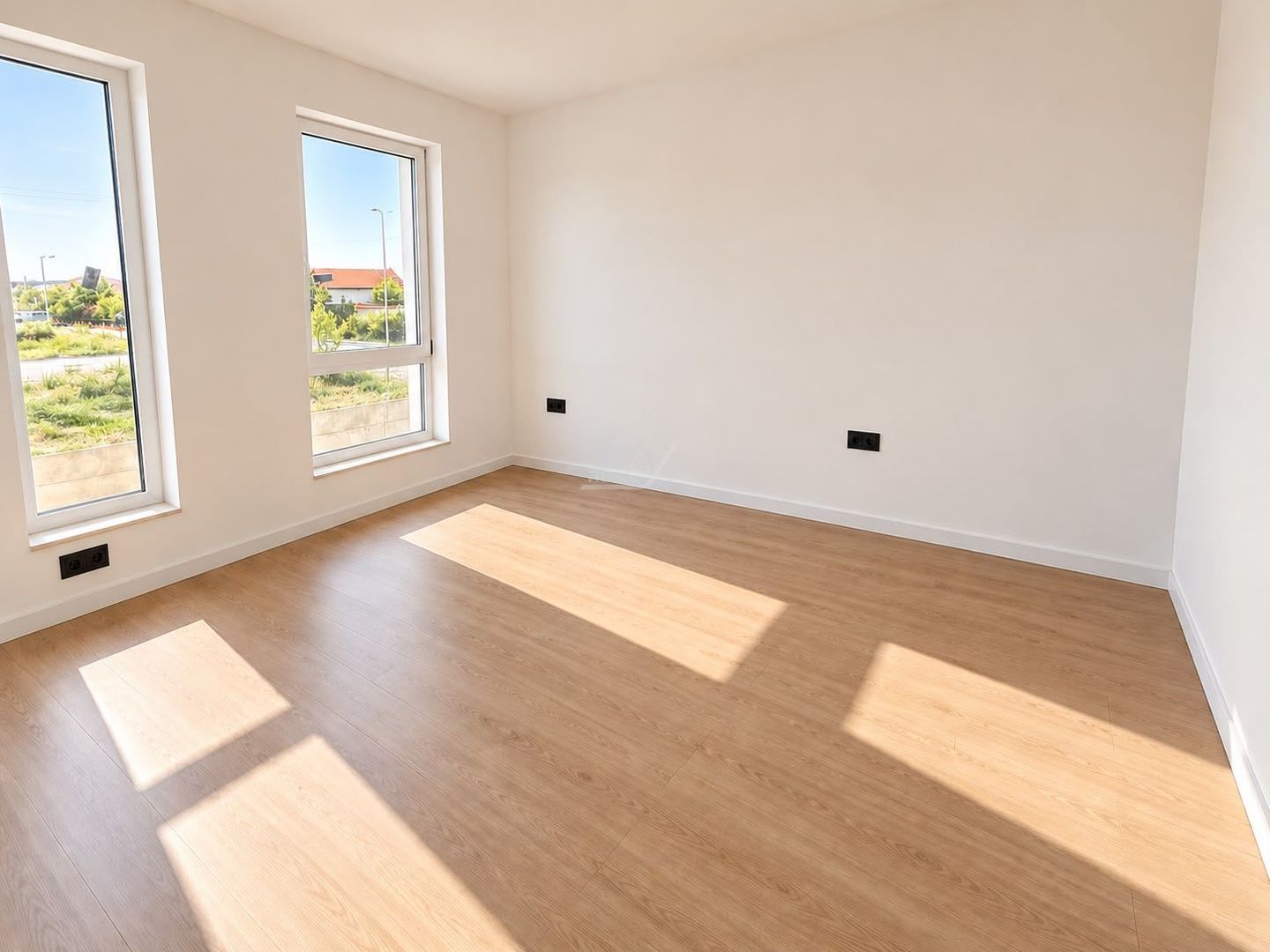 Comision 0! Duplex cu 5 camere despartit prin camera tehnica. Finisaje premium. - Poză 13