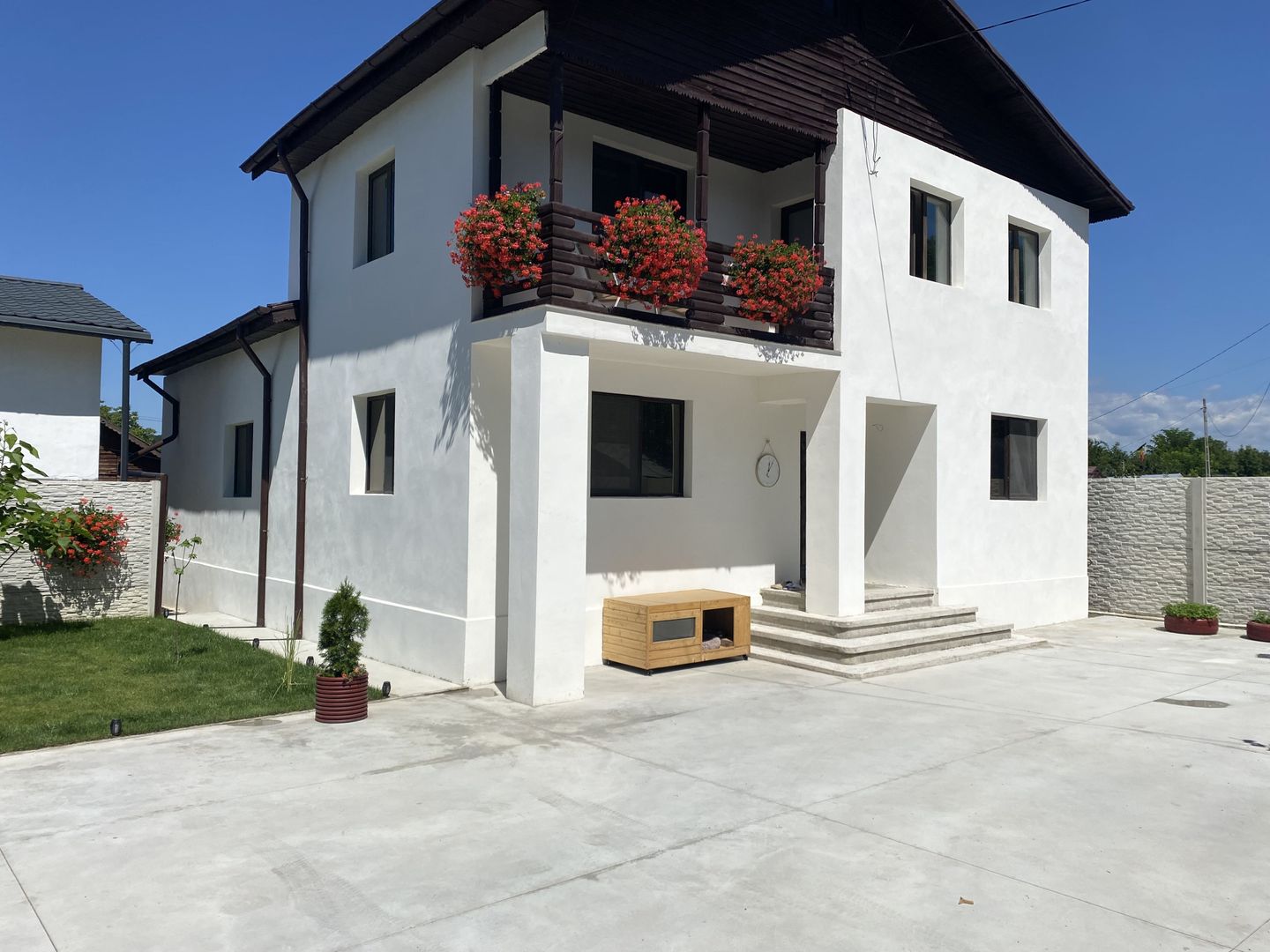 Gata de locuit! Vanzare casa cu 5 camere in Priboiu, com.Branesti - Poză 4