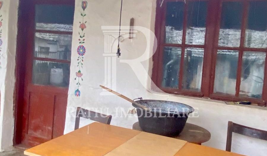 Casă din cărămidă | Teren 2000 mp|Anexe tradiționale | Bojt - Poză 7