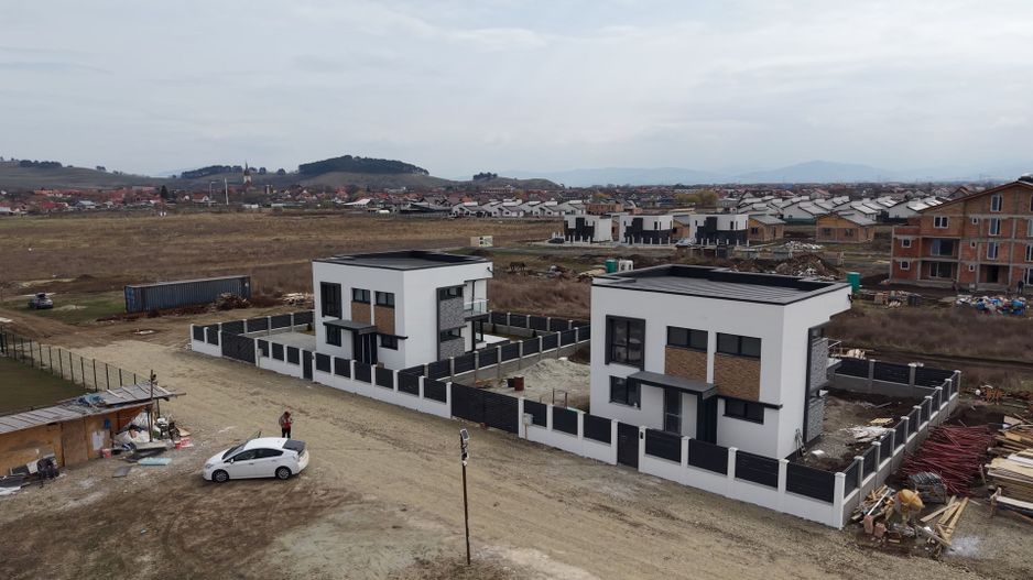 Casă individuală modernă de vânzare – Sânpetru, Brașov - Poză 1