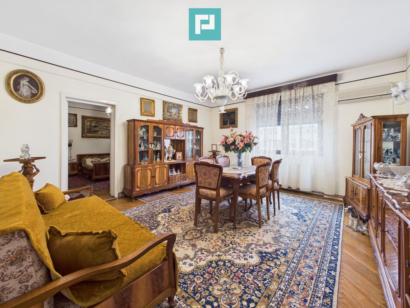 Apartament unic cu 4 camere în Centrul Aradului - Poză 1