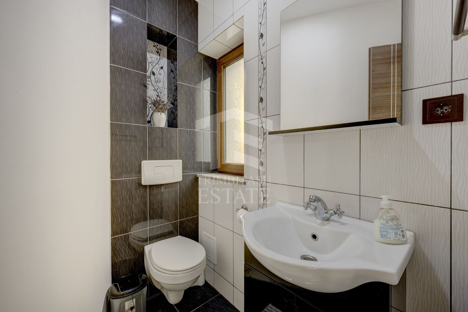 Vilă 342 mp cu piscină și 800 mp teren / 4 dormitoare / Pleașa - Poză 32