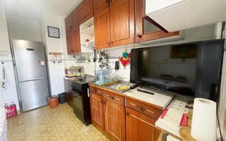 Apartament de închiriat cu 3 camere, Ultracentral in Oradea - Poză 2