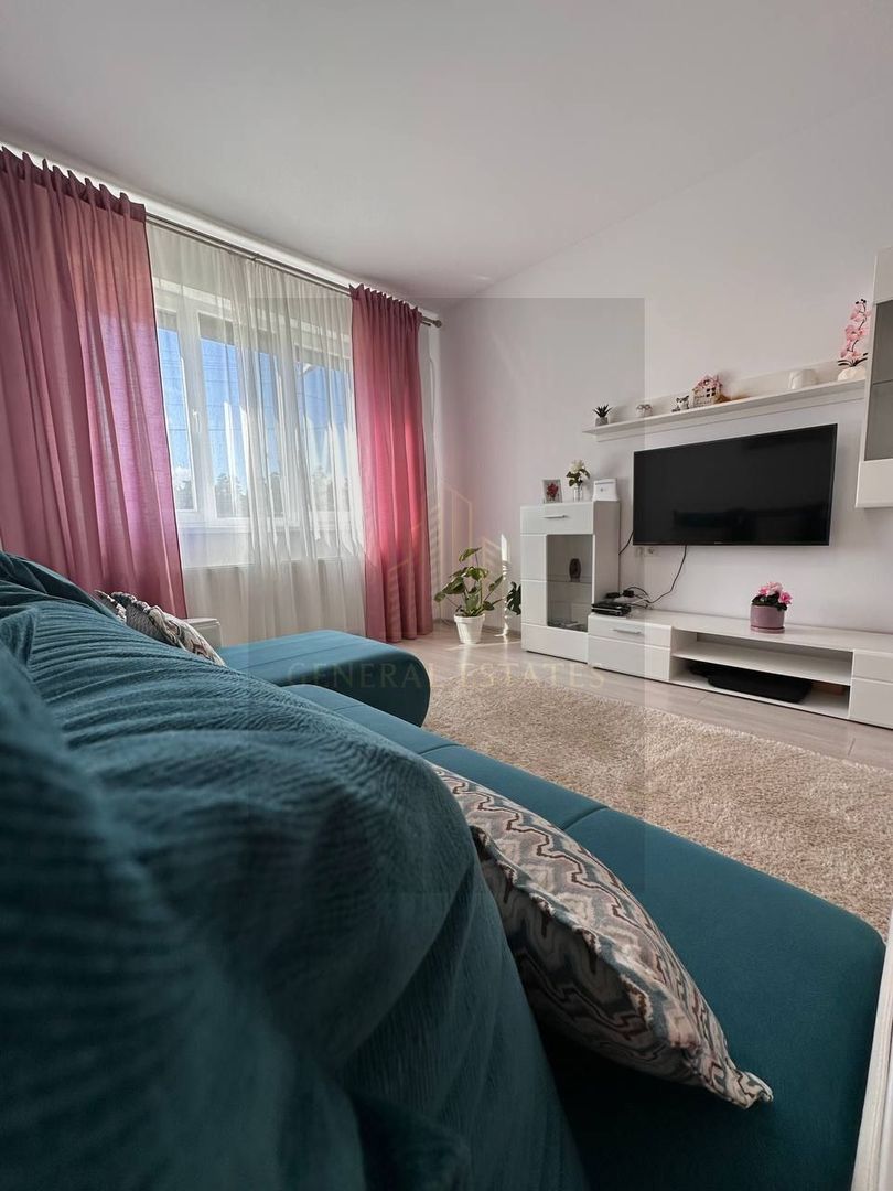 Studio luminos spre vanzaare, la poalele Pietrei Craiului – Zărnești - Poză 1