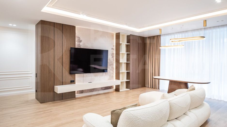 Chirie, apartament, 4 camere, Strada Universității, Centru - Poză 11